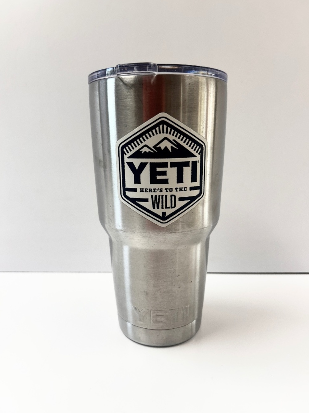 Yeti 30 oz Stainless Steel Tumbler Here's to the Wild with Lid Mountain